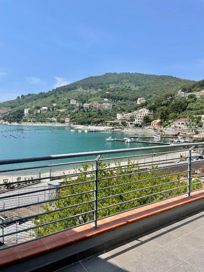 Mirage Rooms & Apartments Porto Venere Bagian luar foto
